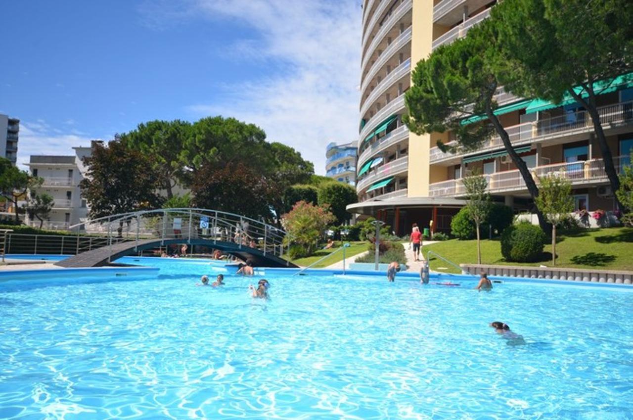 Appartamenti Puerto Do Sol Lignano Sabbiadoro Luaran gambar